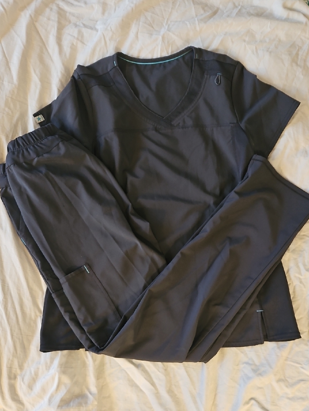 ScrubStar Gray Womens Top And Bottom Set Xsmall